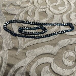 Black and Blue Chain Necklace like new